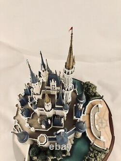 WALT DISNEY WORLD Cinderella Castle RARE First Edition2005 Signed by Olszewski