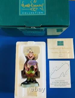 Walt Disney Footman 6 Presenting the Glass Slipper Cinderella New in Box