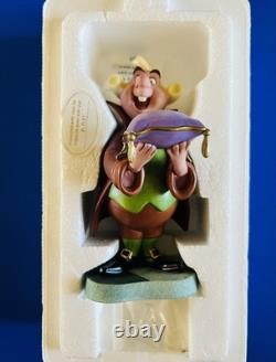 Walt Disney Footman 6 Presenting the Glass Slipper Cinderella New in Box