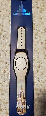 Walt Disney World 50th Anniversary white Cinderella Castle MagicBand unlinkd NEW