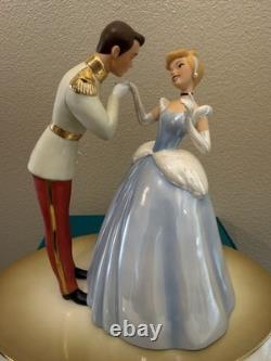 Wdcc Cinderella And Prince Charming Royal Introduction Statue Figurine And Base
