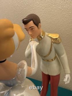 Wdcc Cinderella And Prince Charming Royal Introduction Statue Figurine And Base